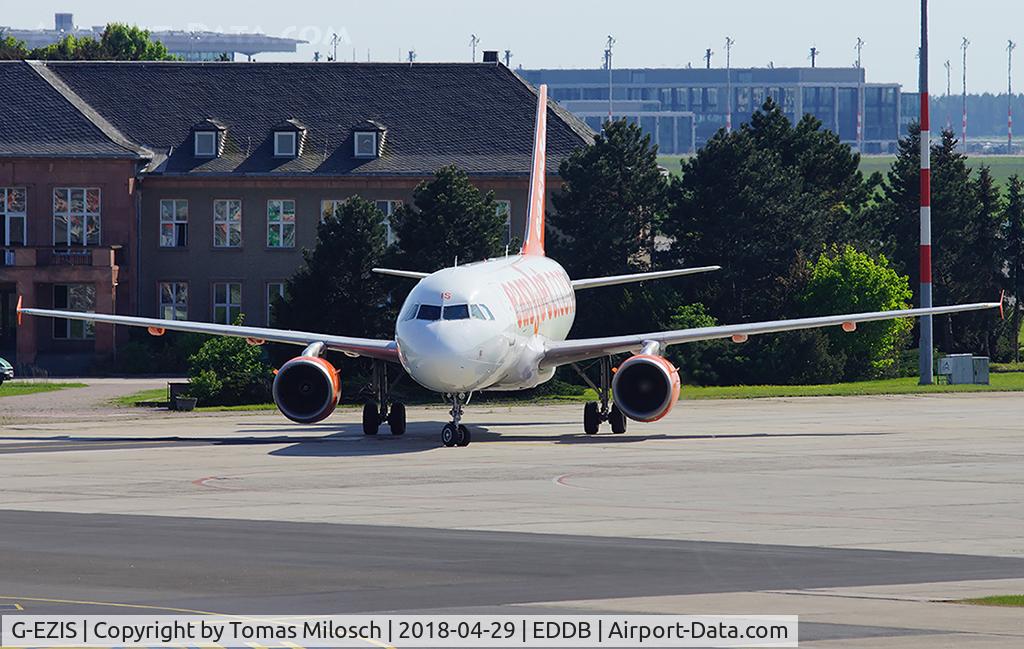 G-EZIS, 2005 Airbus A319-111 C/N 2528, 