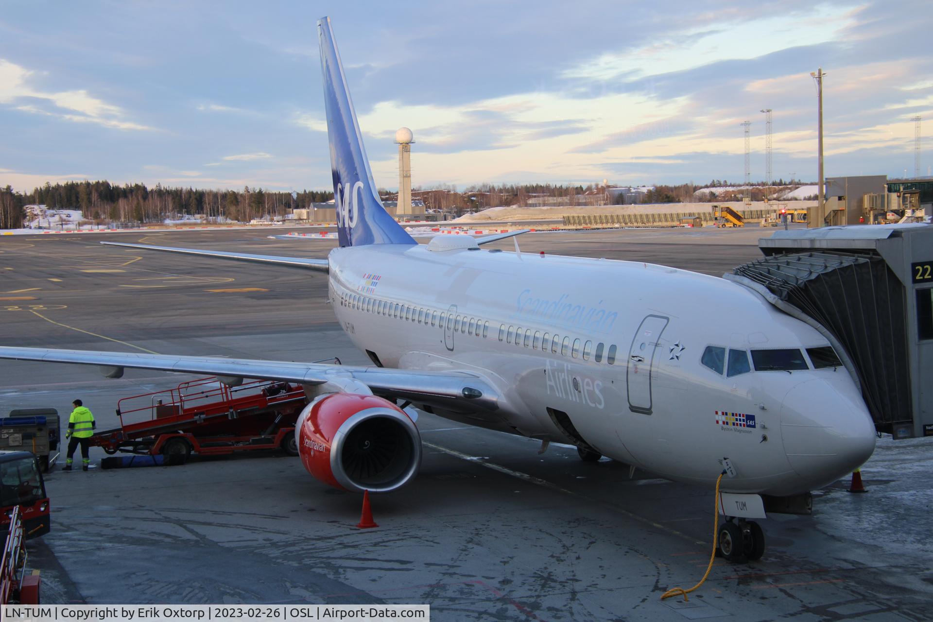 LN-TUM, 2002 Boeing 737-705 C/N 29098, LN-TUM in OSL