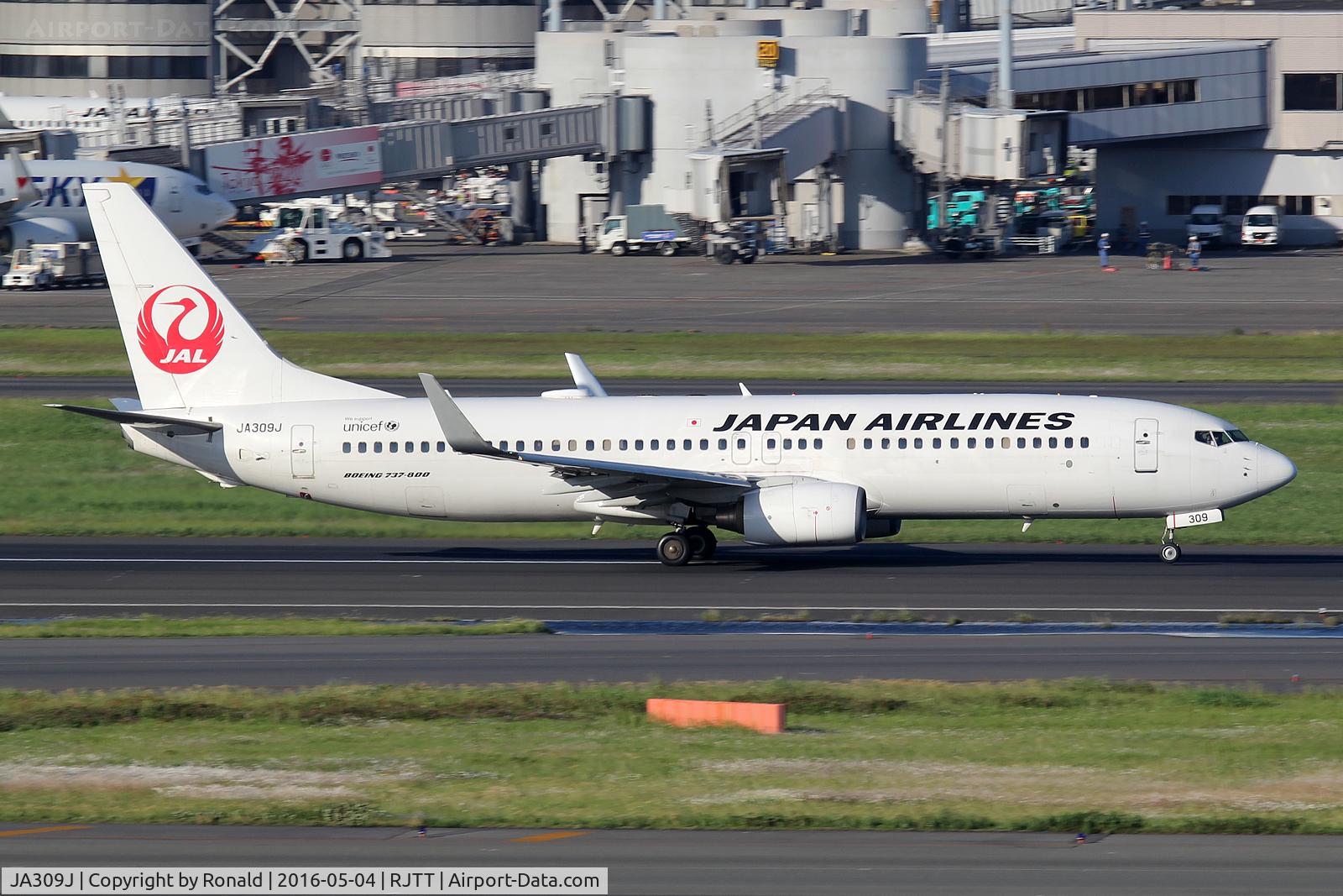 JA309J, 2008 Boeing 737-846 C/N 35338, at hnd