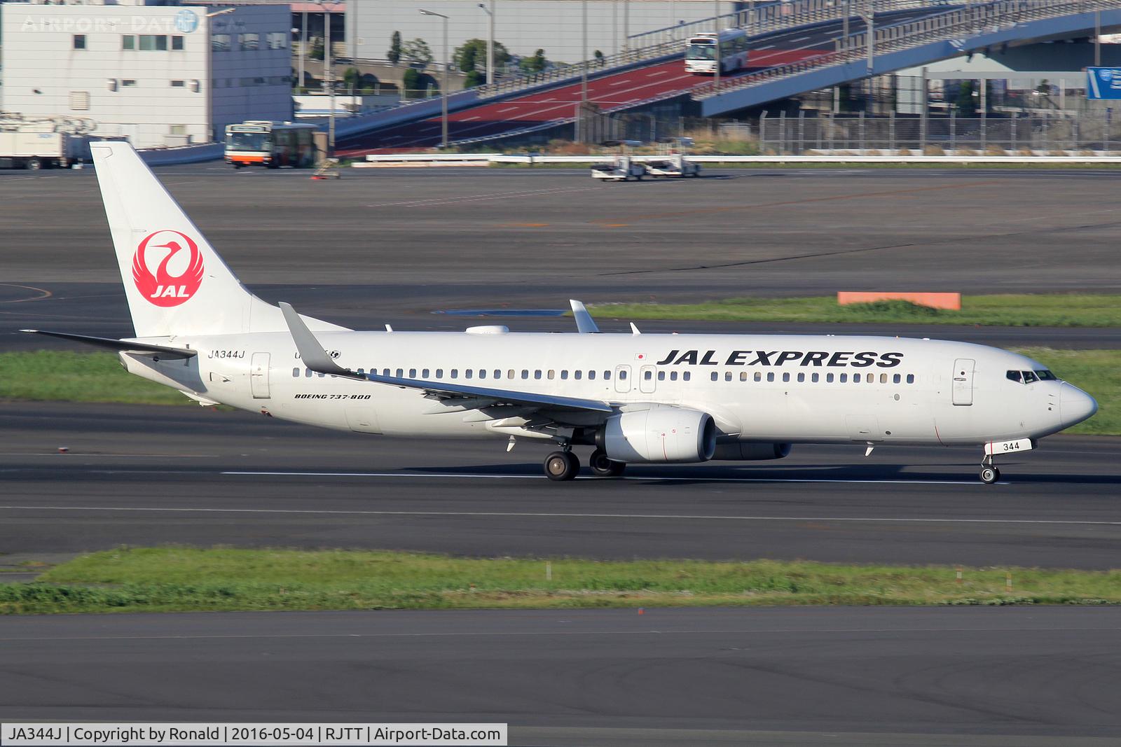 JA344J, 2012 Boeing 737-846 C/N 39193, at hnd