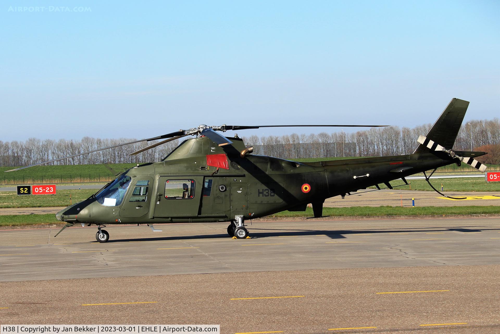 H38, Agusta A-109BA C/N 0338, Lelystad Airport