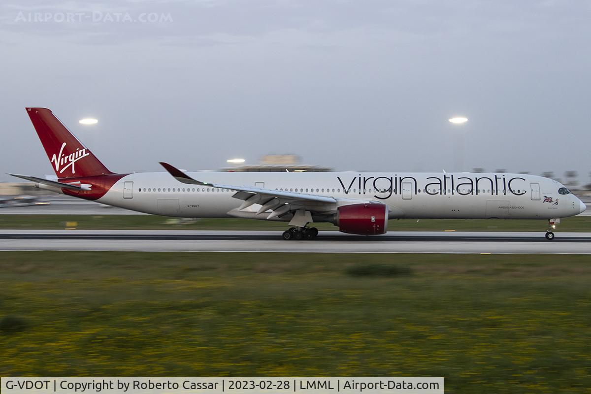 G-VDOT, 2017 Airbus A350-1041 C/N 071, Runway 13