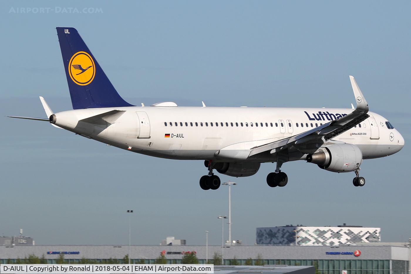 D-AIUL, 2015 Airbus A320-214 C/N 6521, at spl