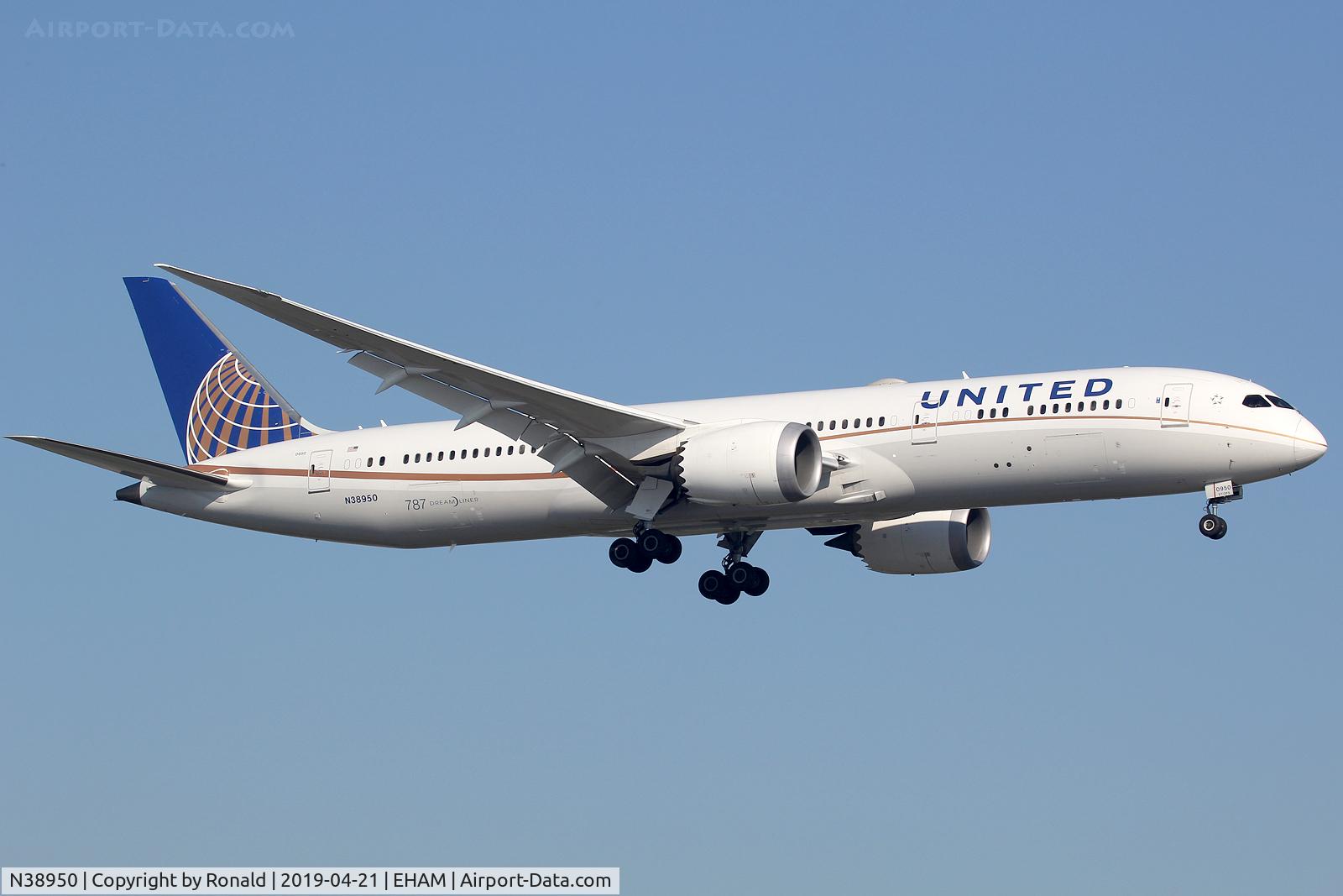 N38950, 2014 Boeing 787-9 Dreamliner Dreamliner C/N 36401, at spl