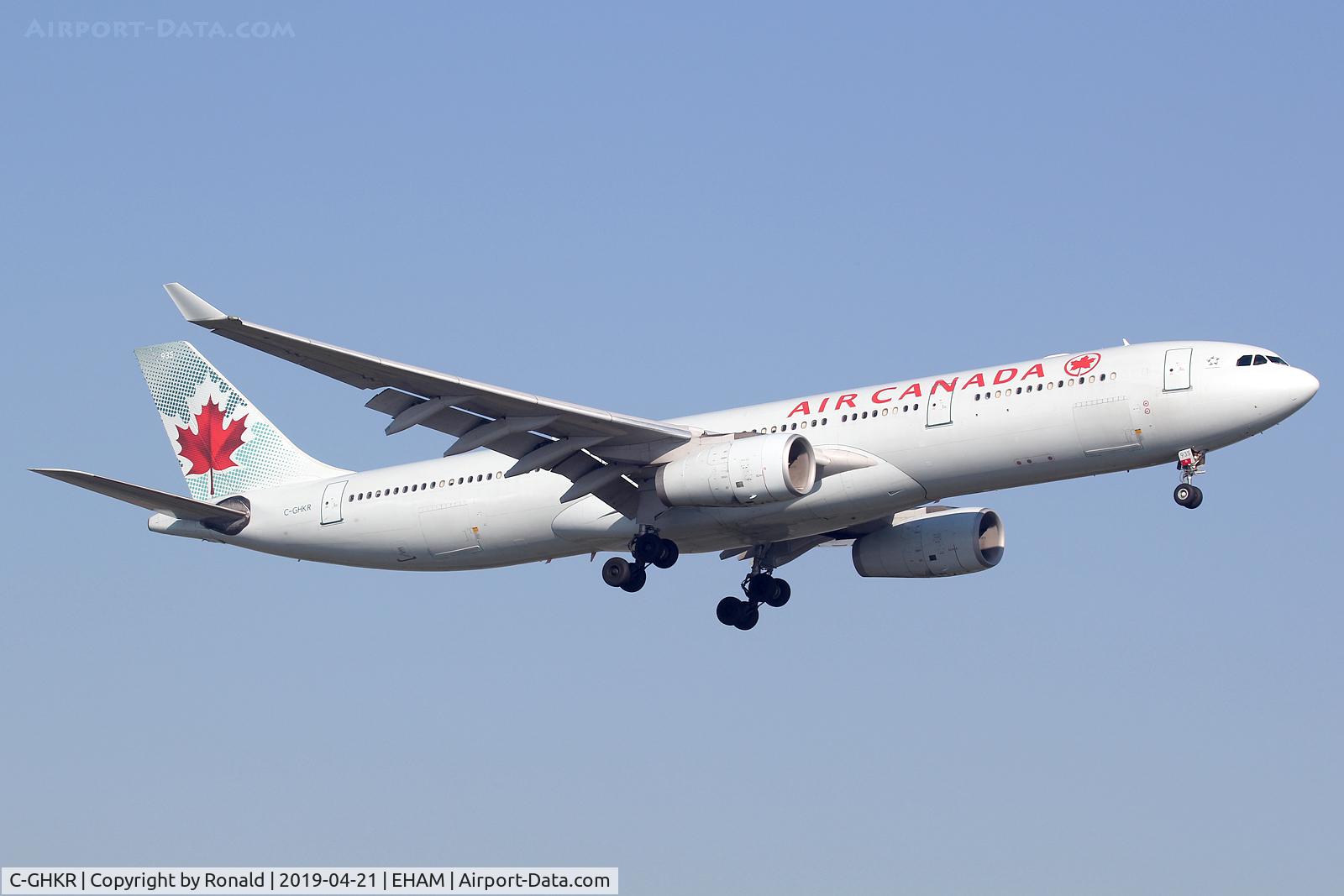 C-GHKR, 2001 Airbus A330-343 C/N 0400, at spl