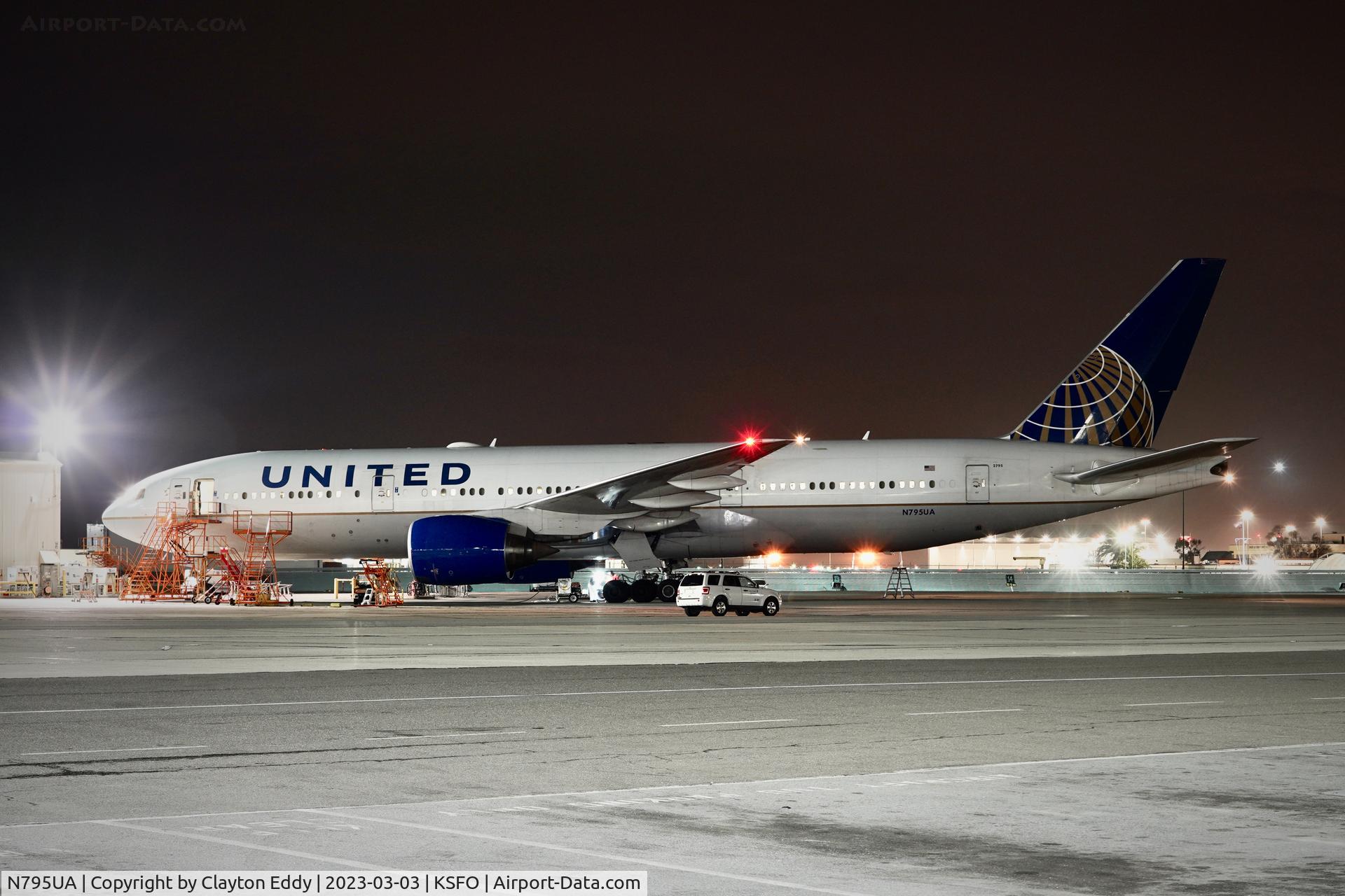N795UA, 1997 Boeing 777-222 C/N 26927, SFO 2023.