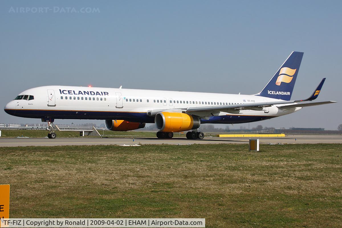 TF-FIZ, 2000 Boeing 757-256 C/N 30052, at spl
