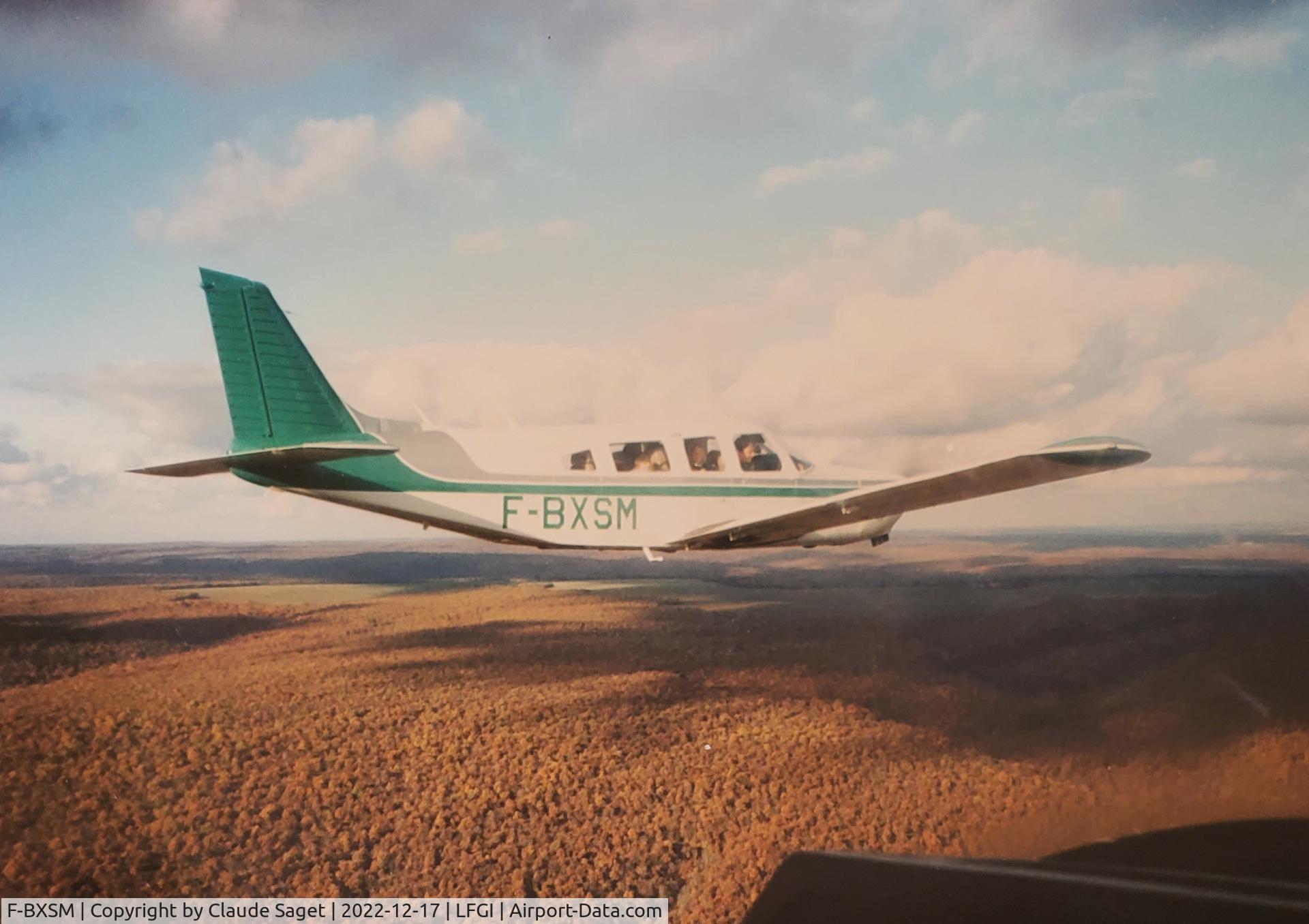 F-BXSM, 1980 Piper PA-32R-300 Cherokee Lance Cherokee Lance C/N 32R7680156, Pic taken north of Dijon