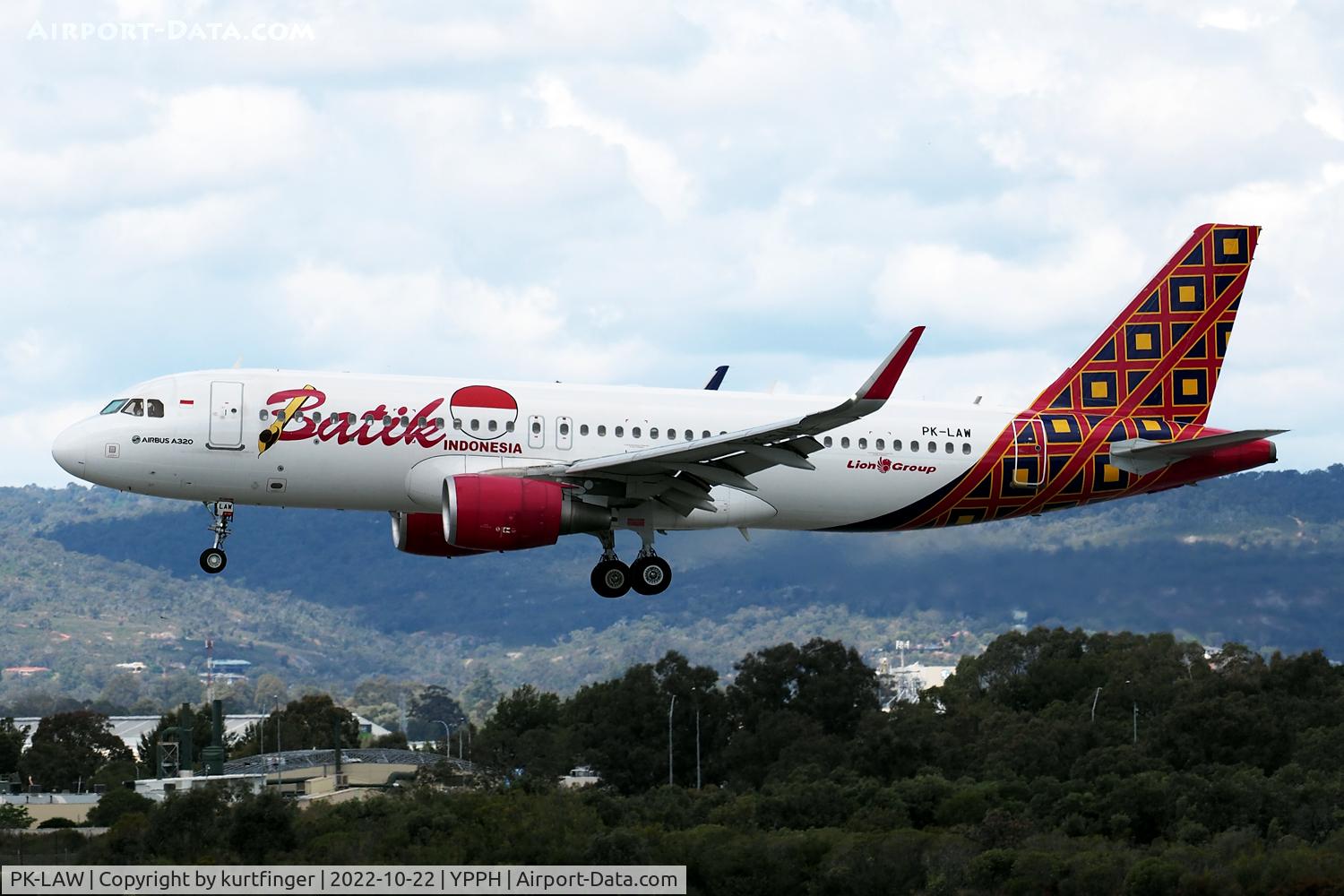 PK-LAW, 2016 Airbus A320 C/N 7002, Airbus A320-214 cn 7002. Batik Air PK-LAW rwy 22 October 2022_