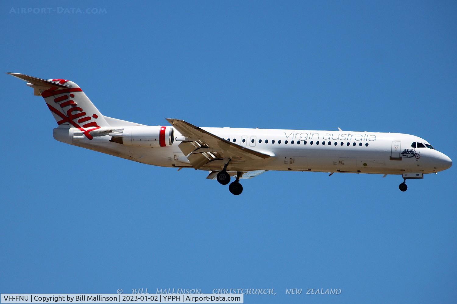 VH-FNU, 1991 Fokker 100 (F-28-0100) C/N 11373, finals to 21