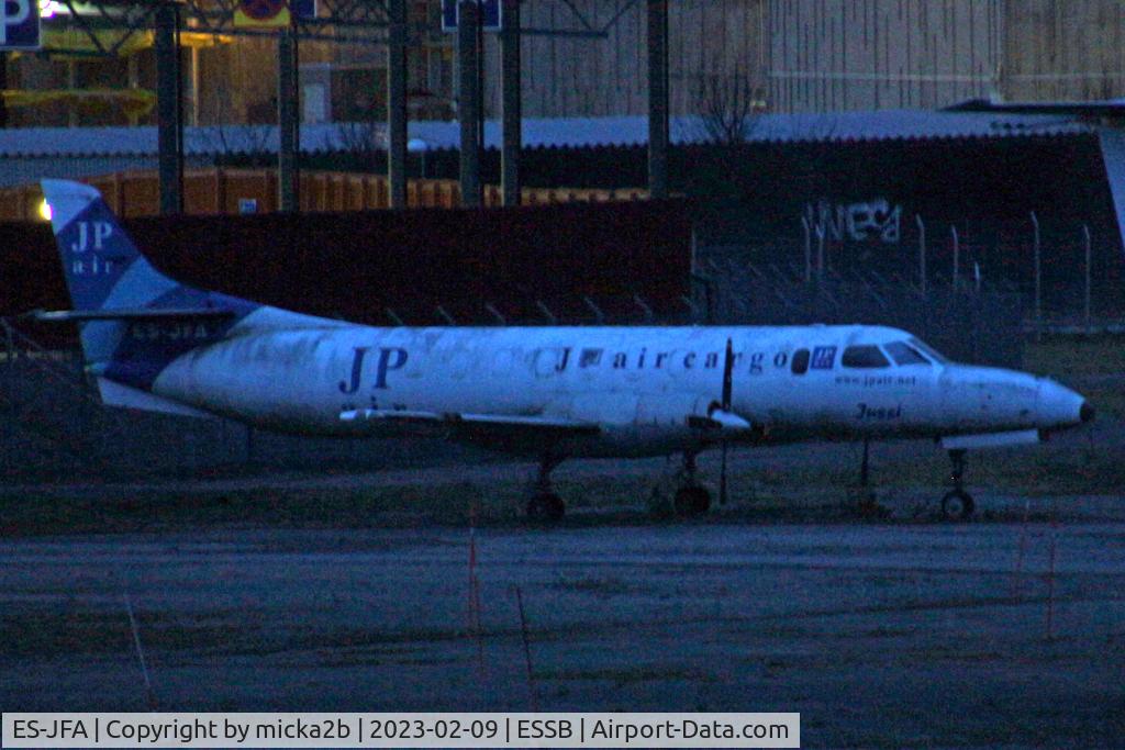 ES-JFA, 1986 Fairchild SA-227AC Metro III C/N AC-657, Parked