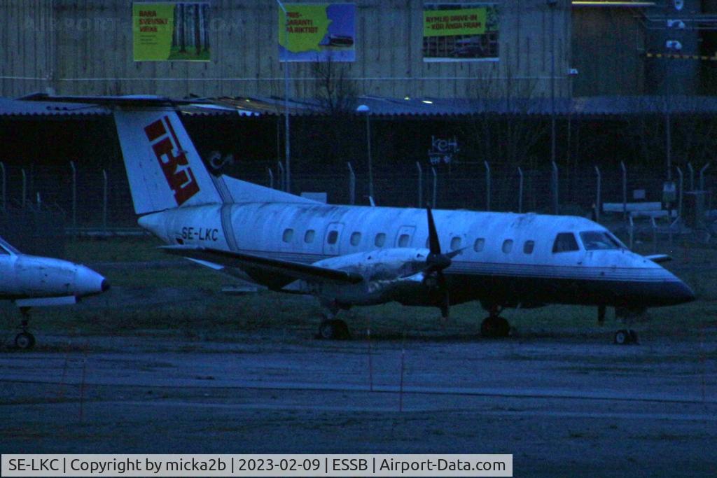 SE-LKC, 1987 Embraer EMB-120ER Brasilia C/N 120046, Parked