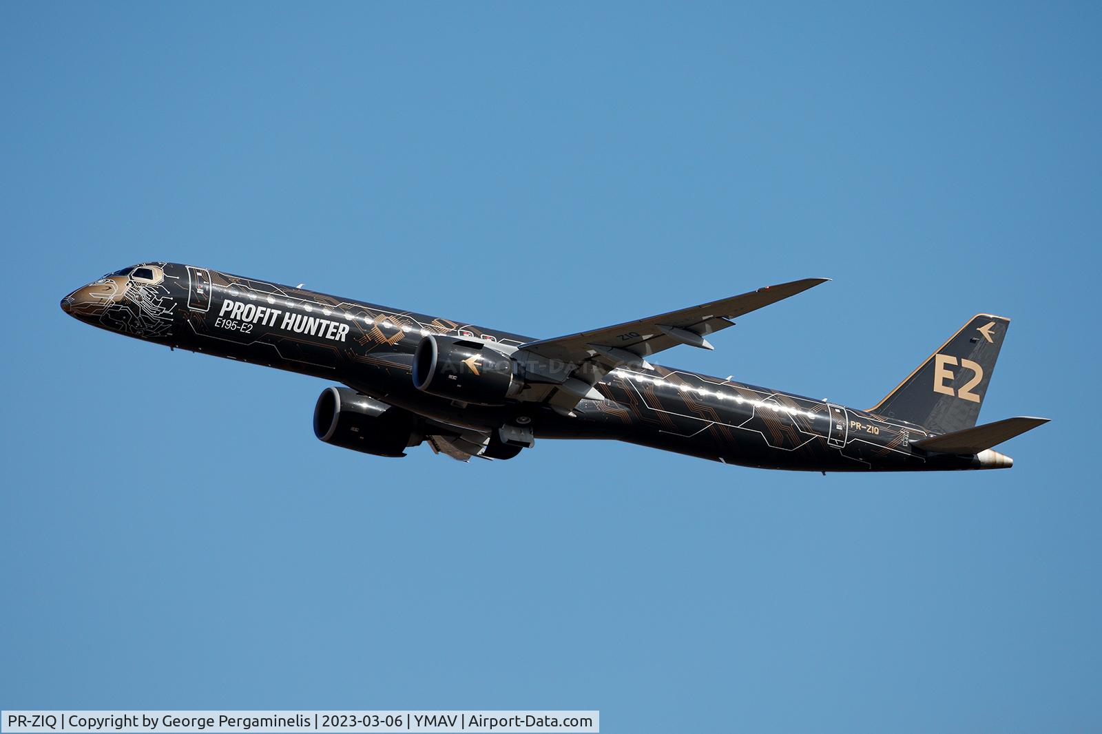 PR-ZIQ, 2017 Embraer ERJ 190-400 STD C/N 19020041, Departing from runway 18 after the show.