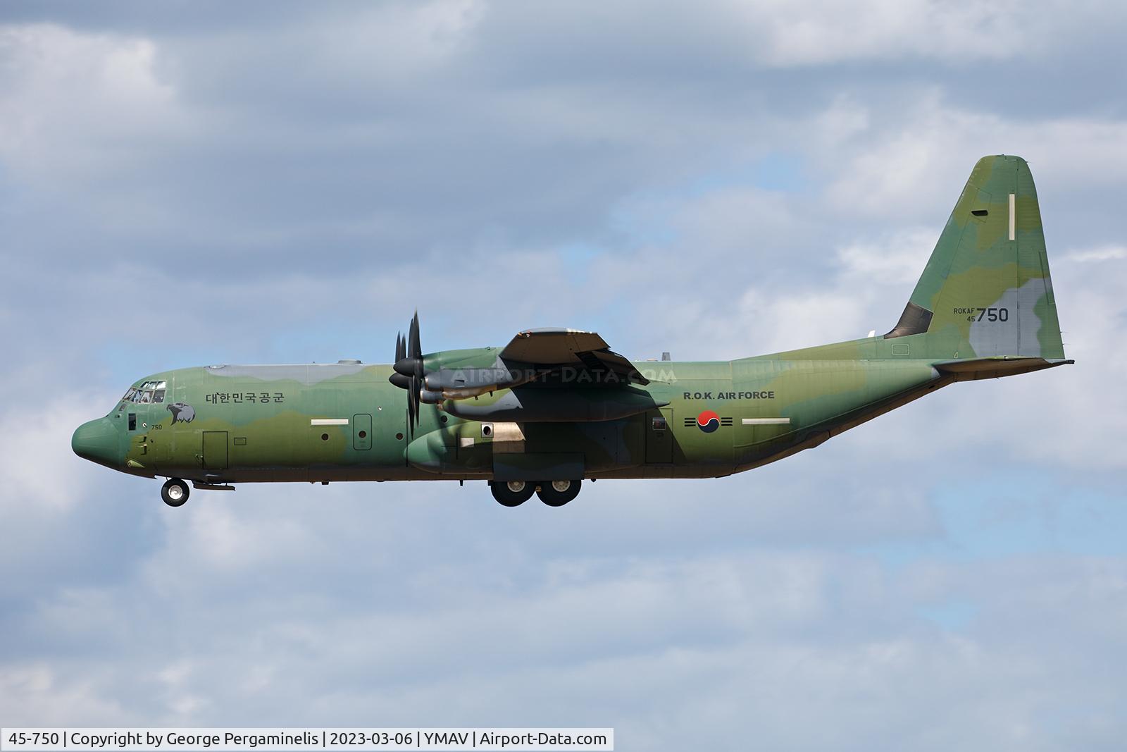 45-750, Lockheed Martin C-130J-30 C/N 382-5750, Short final, runway 36.