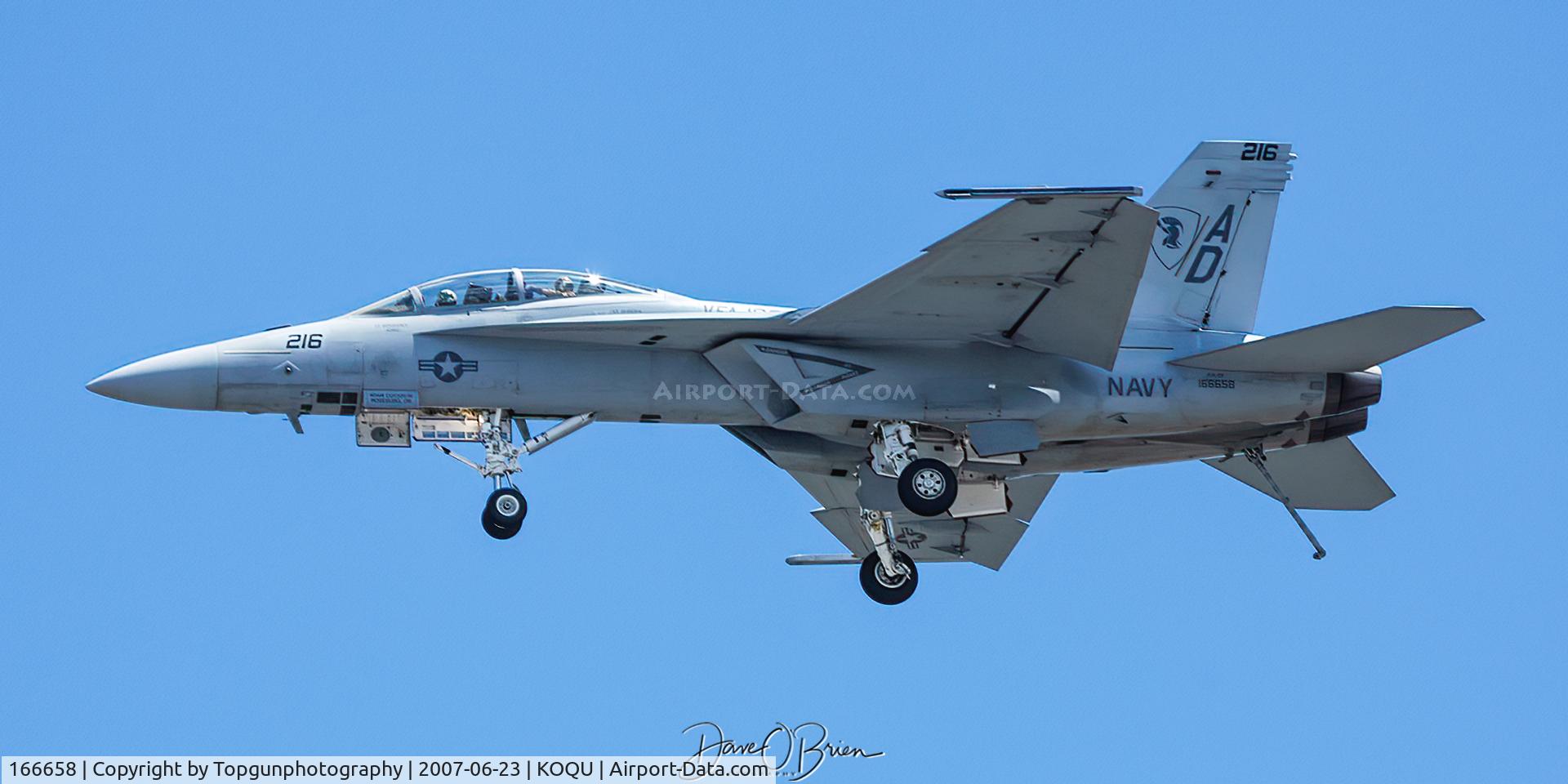 166658, Boeing F/A-18F Super Hornet C/N F136, Dirty Pass for the Super Hornet demo
