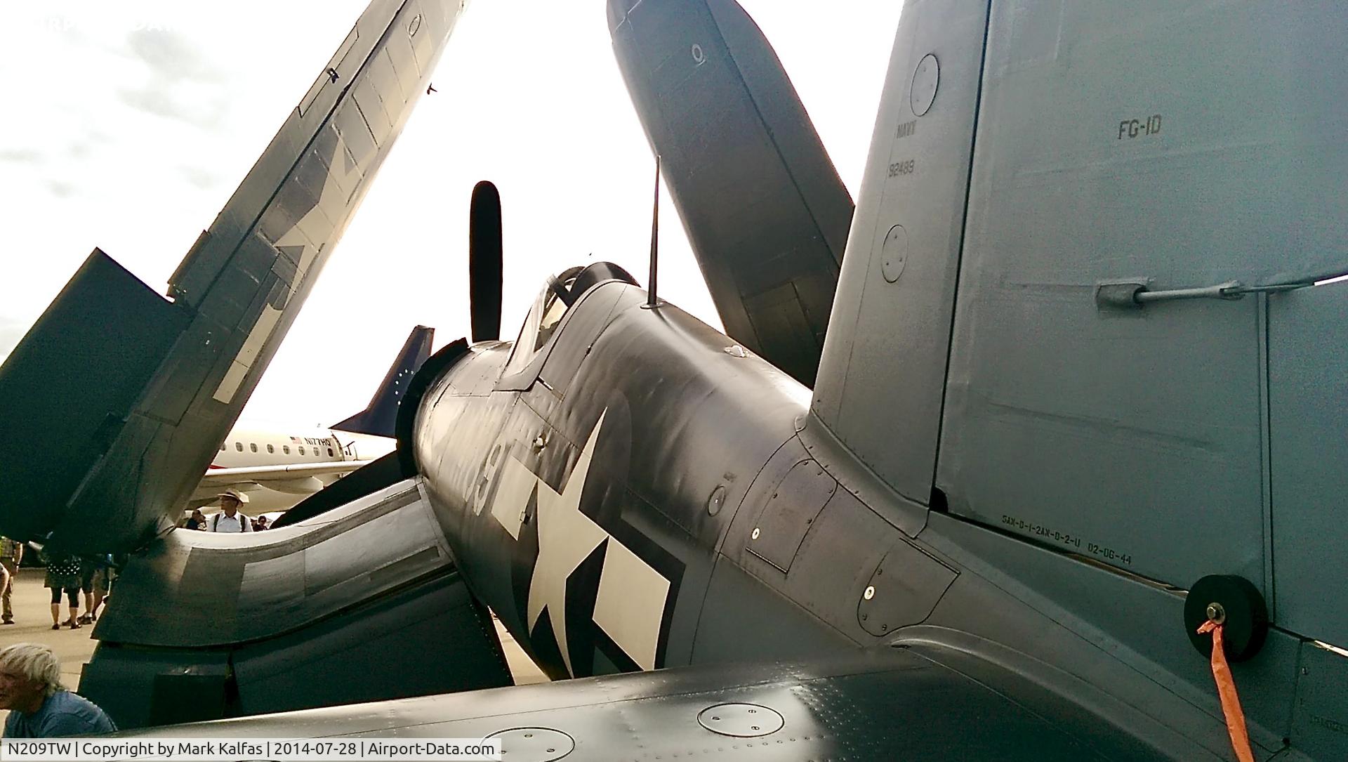 N209TW, Goodyear FG-1D Corsair C/N 3750, Vought F4U/FG-1D Corsair, N2209TW at OSH