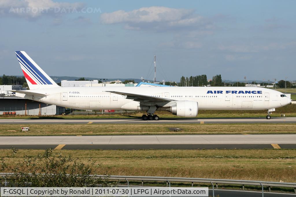 F-GSQL, 2006 Boeing 777-328/ER C/N 32853, at cdg