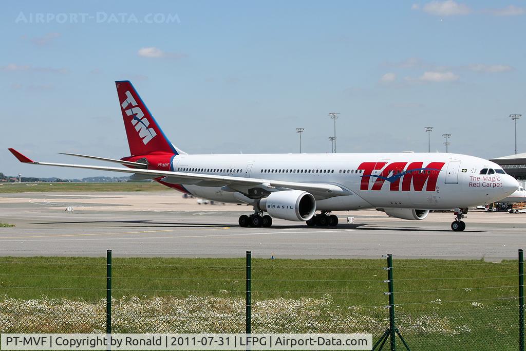 PT-MVF, 2002 Airbus A330-203 C/N 466, at cdg