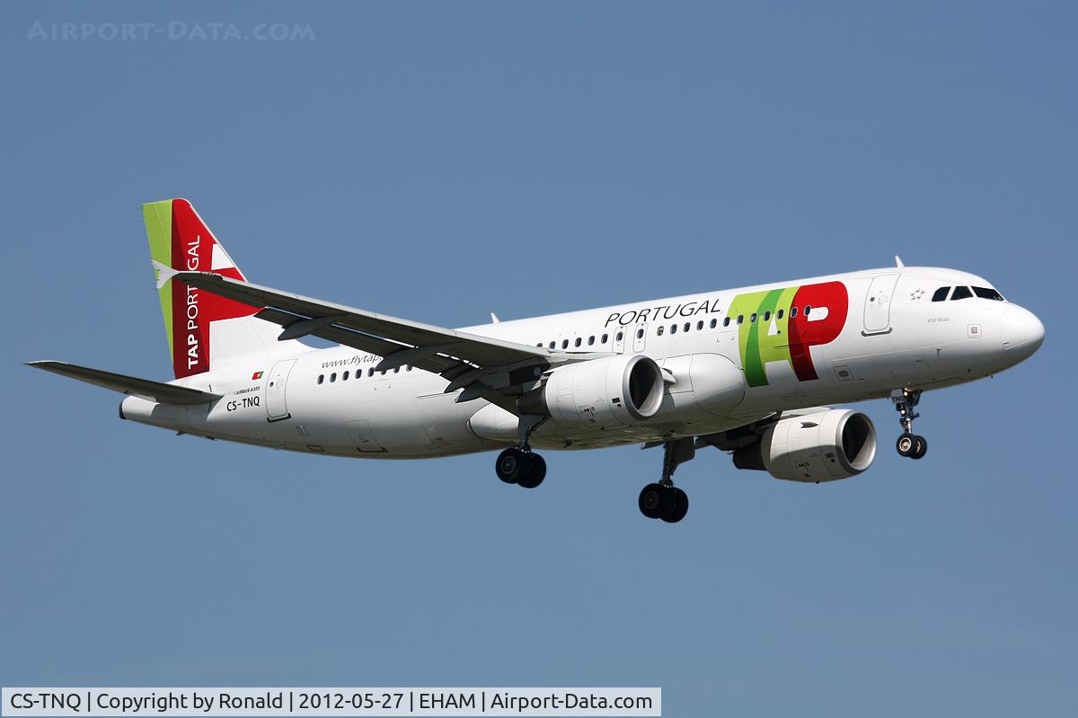 CS-TNQ, 2009 Airbus A320-214 C/N 3769, at spl