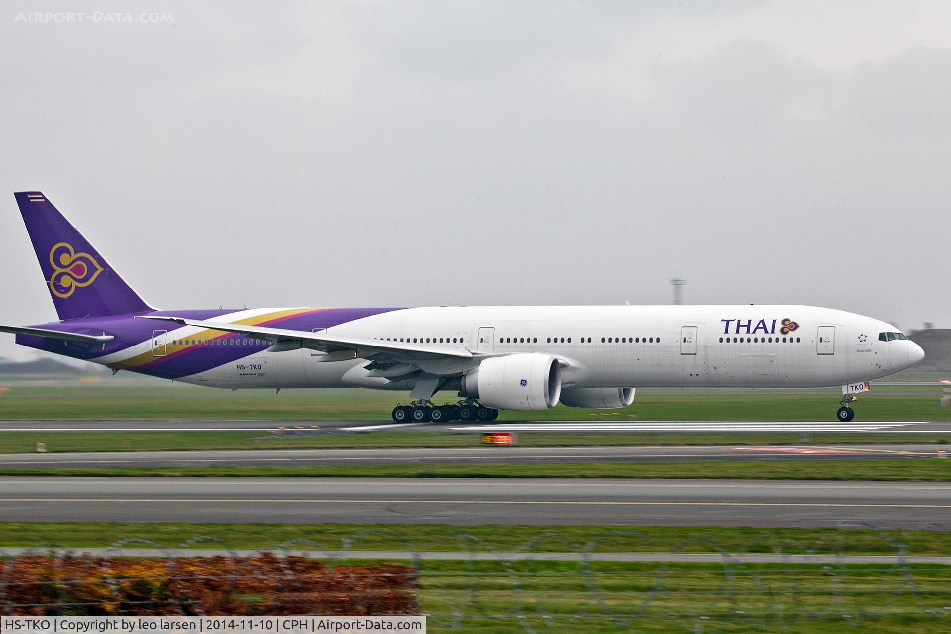 HS-TKO, 2013 Boeing 777-3AL/ER C/N 41524, Copenhagen 10.11.2014