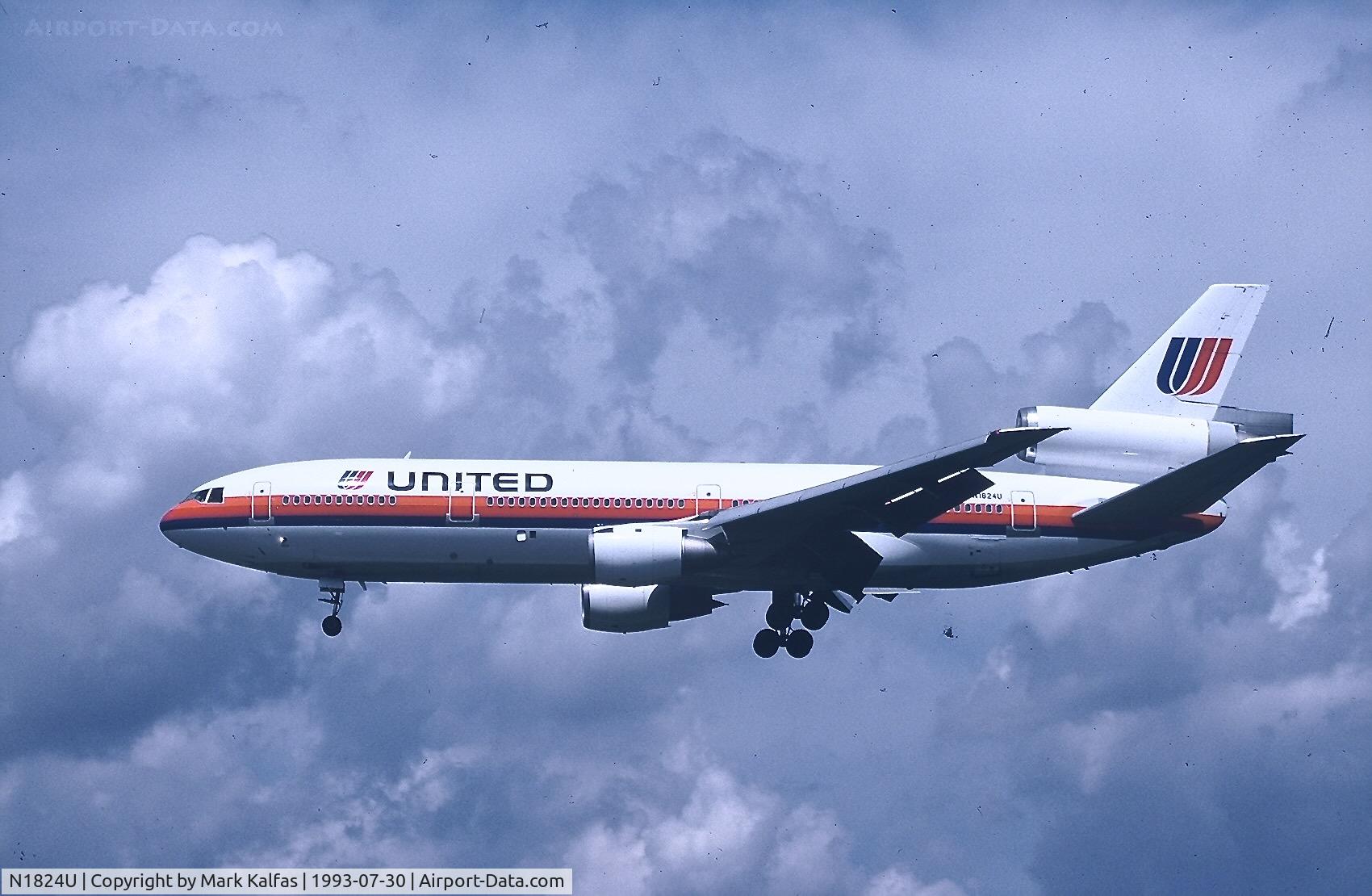 N1824U, 1974 McDonnell Douglas MD-10-10F C/N 46623, United Airlines DC-10, N1824U on approach to ORD