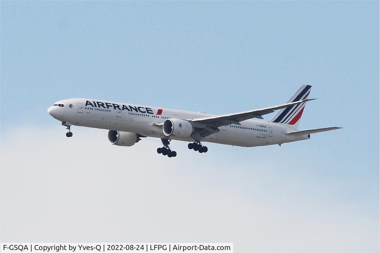 F-GSQA, 2004 Boeing 777-328/ER C/N 32723, Boeing 777-328ER, Short approach rwy 08R, Roissy Charles De Gaulle airport (LFPG-CDG)