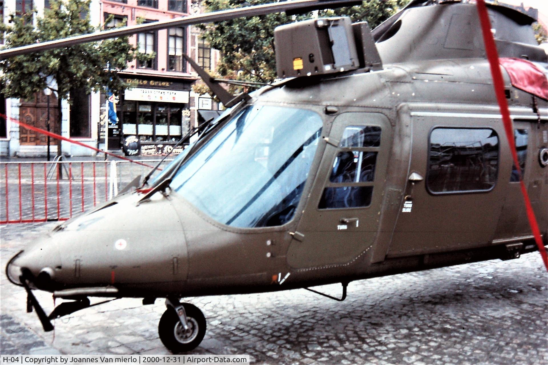 H-04, 1951 Sikorsky H-19A Chickasaw C/N 51-3886, Ghent Vrijdagmarkt