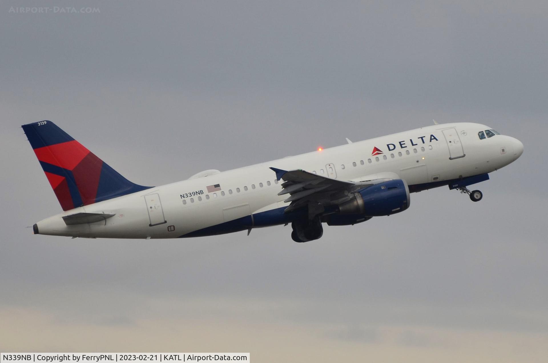 N339NB, 2002 Airbus A319-114 C/N 1709, Delta A319 taking-off