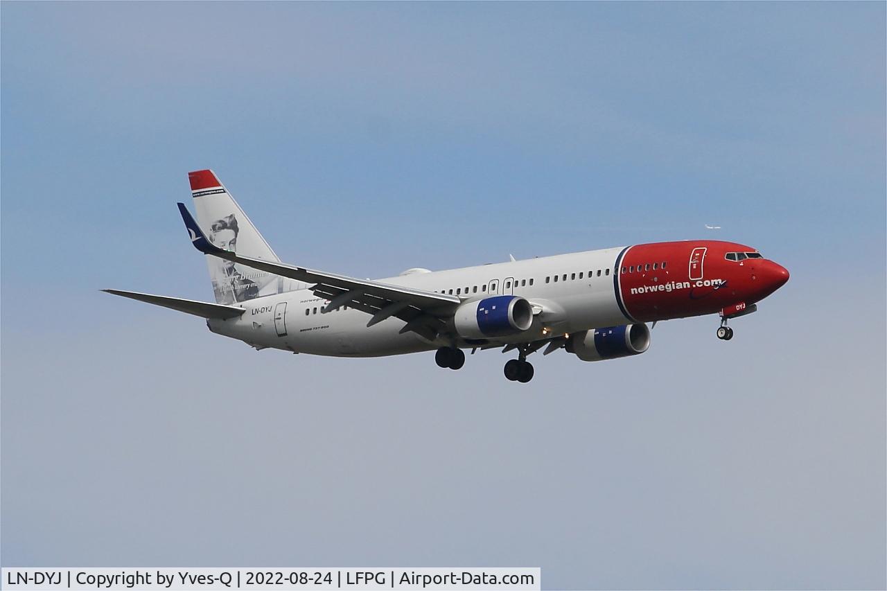LN-DYJ, 2010 Boeing 737-8JP C/N 39045, Boeing 737-8JP, On final rwy 09L, Roissy Charles De Gaulle airport (LFPG-CDG)