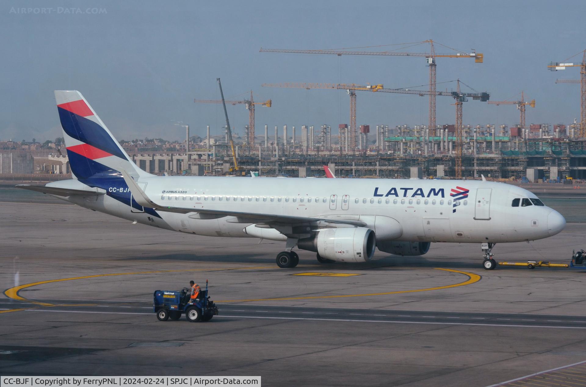 CC-BJF, 2013 Airbus A320-214 C/N 5666, Latam A320 pushed back for departure
