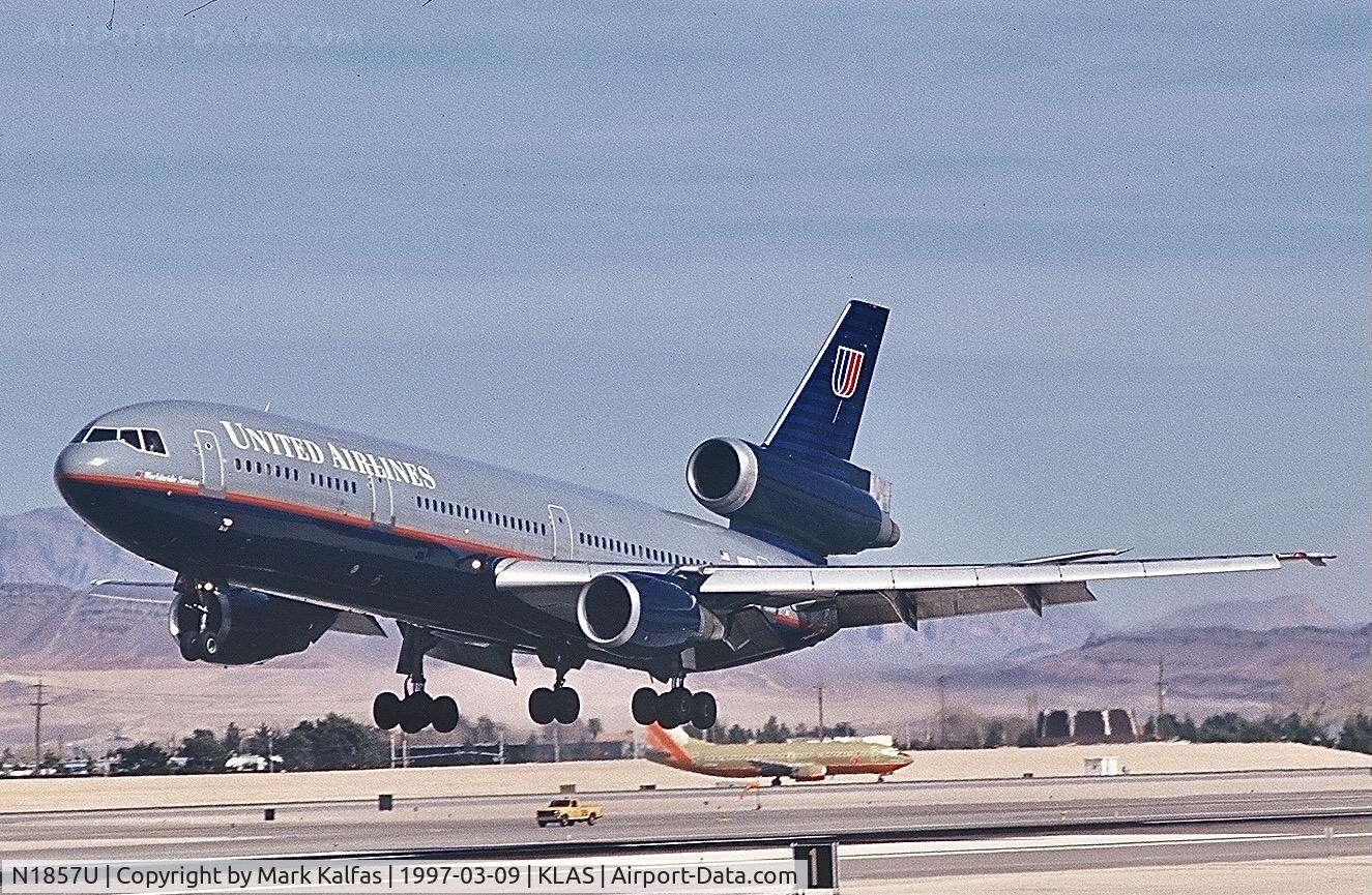 N1857U, 1978 McDonnell Douglas DC-10-30 C/N 46986, United Airlines DC-10-10-30, N1857U arriving at LAS