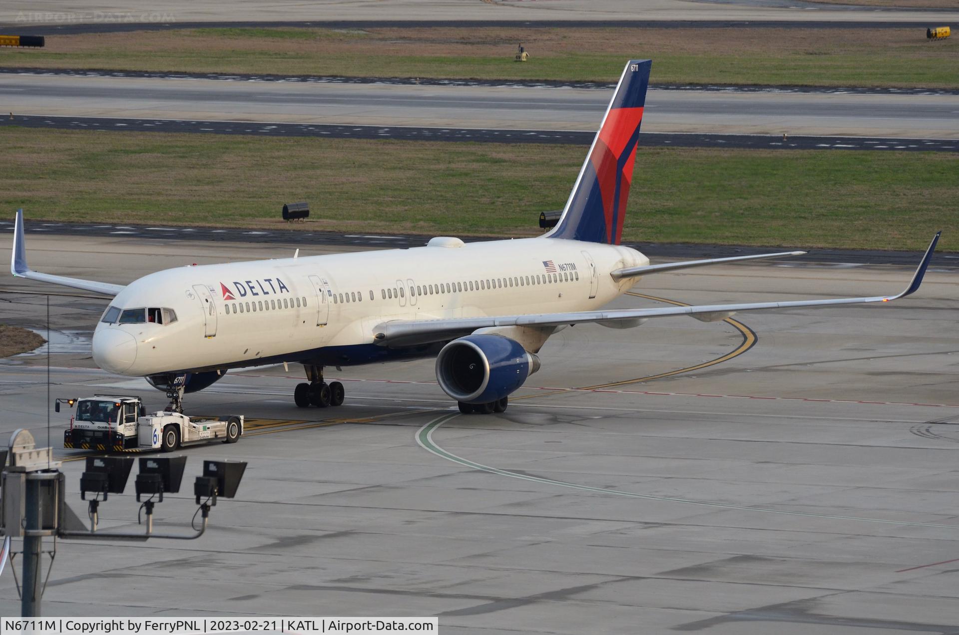 N6711M, 2000 Boeing 757-232 C/N 30483, Delta B752 being towed to the maintenance area.
