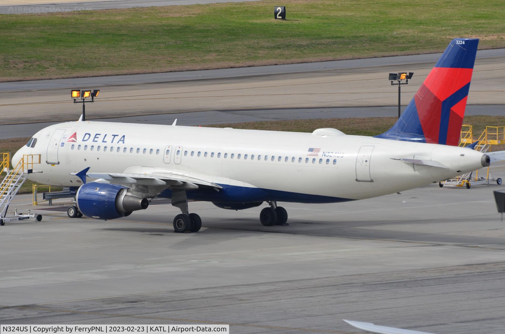 N324US, 1992 Airbus A320-211 C/N 273, Delta A320 on the ramp