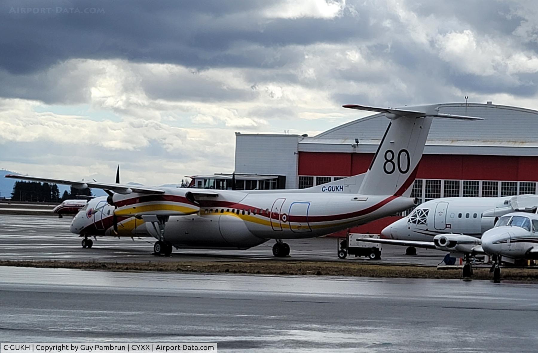 C-GUKH, 2021 Dehavilland DHC-8-402 C/N 4633, Waiting for the fire season