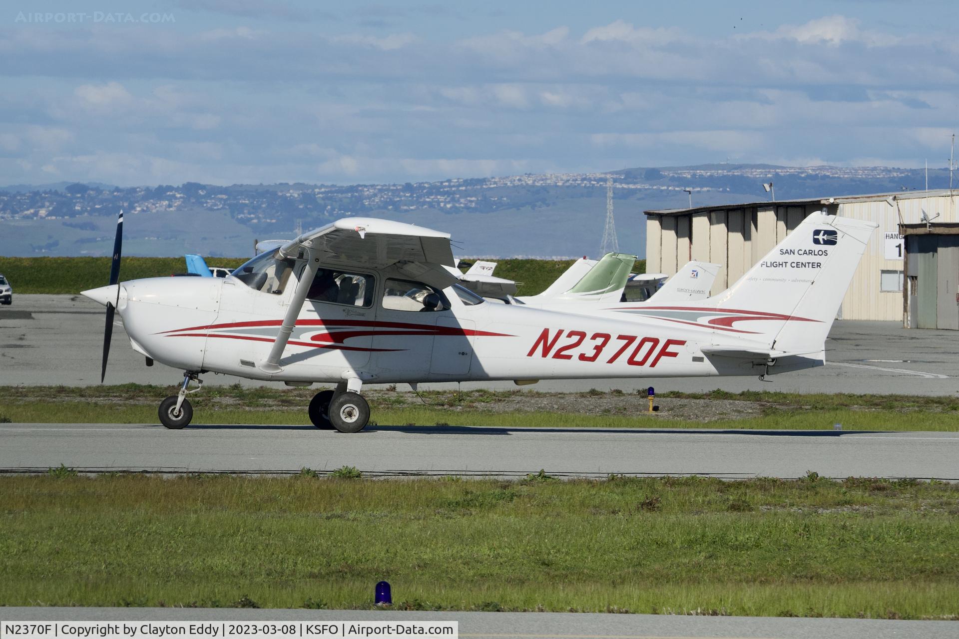 N2370F, 1998 Cessna 172R C/N 17280618, San Carlos Airport in California 2023.
