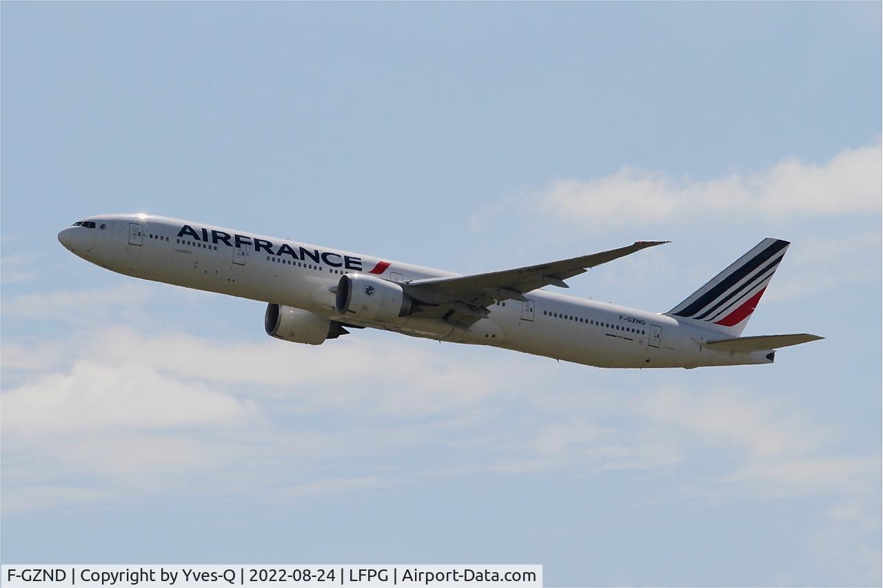 F-GZND, 2009 Boeing 777-328/ER C/N 35543, Boeing 777-328ER, Climbing from rwy 08L, Roissy Charles De Gaulle airport (LFPG-CDG)