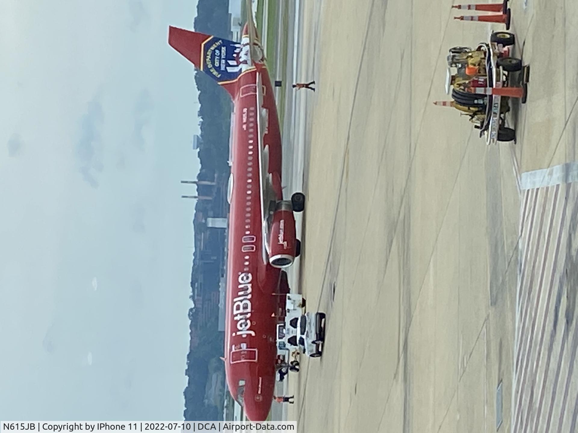 N615JB, 2005 Airbus A320-232 C/N 2461, Taxi-ing