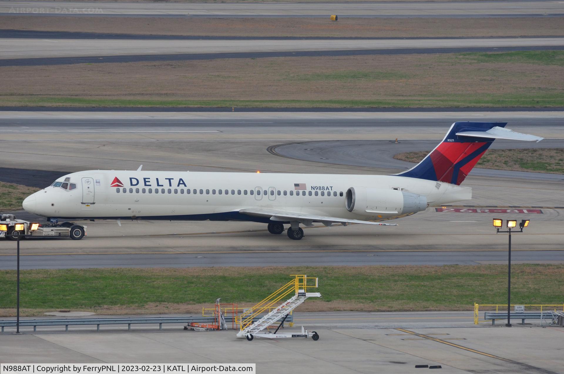 N988AT, 2001 Boeing 717-200 C/N 55068, Delta B717 towed past