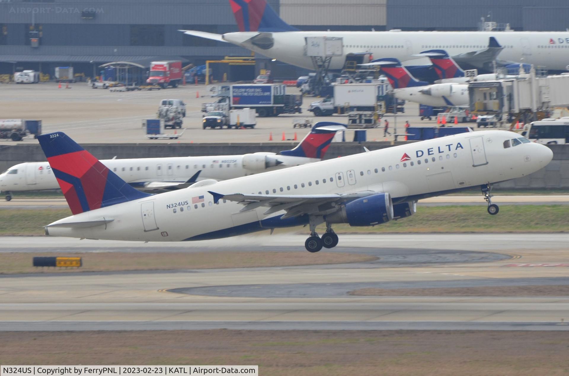 N324US, 1992 Airbus A320-211 C/N 273, Delta A320 rotating