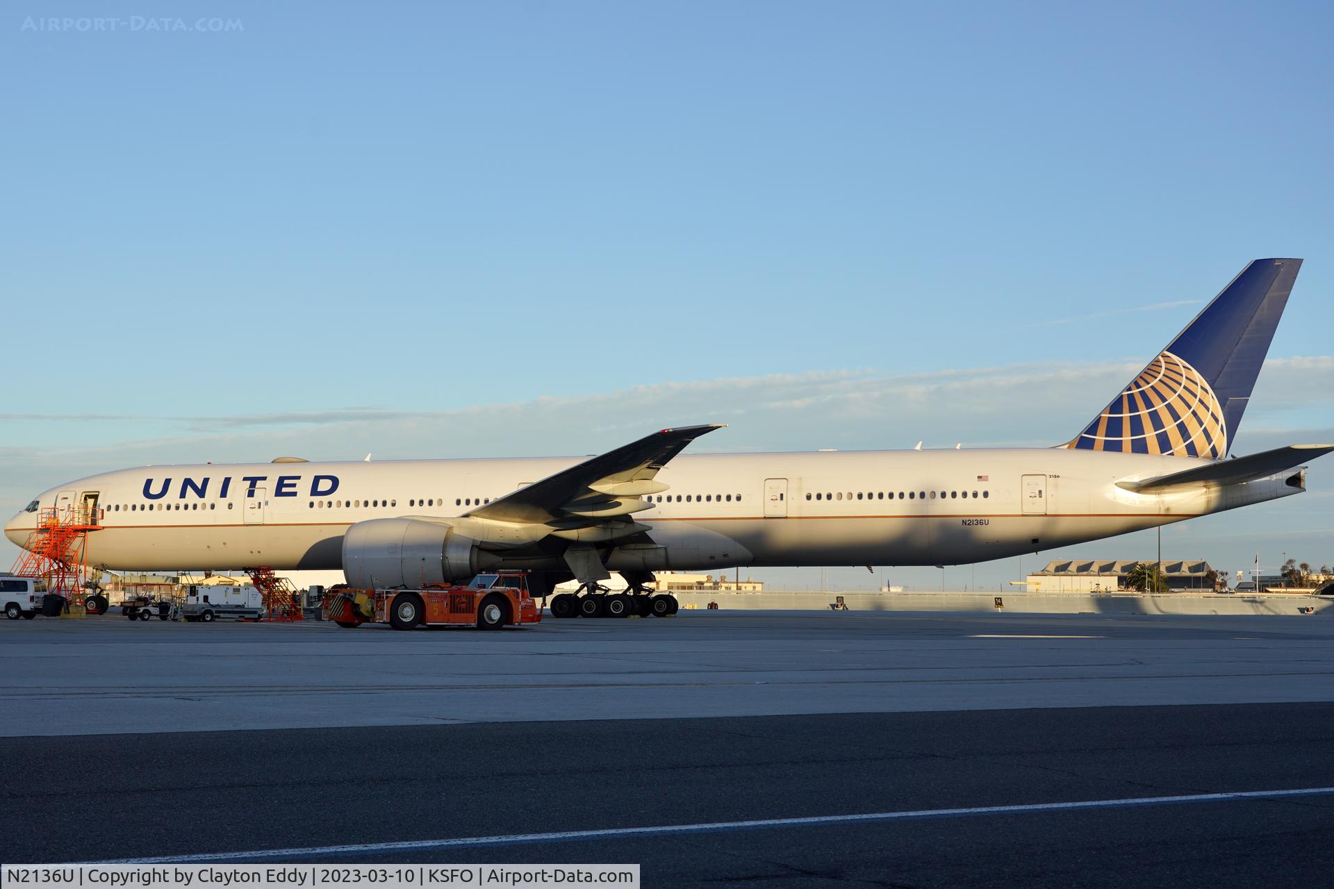 N2136U, 2017 Boeing 777-300/ER C/N 62648, SFO 2023.