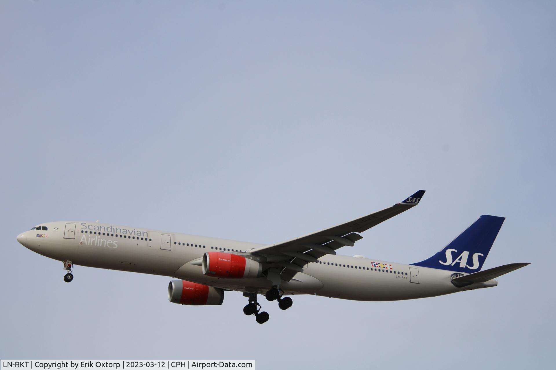 LN-RKT, 2016 Airbus A330-343E C/N 1697, LN-RKT landing rw 22L
