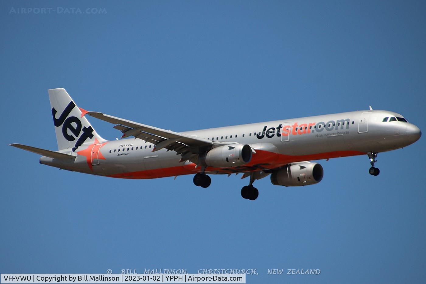 VH-VWU, 2009 Airbus A321-231 C/N 3948, Finals to 21 from MEL