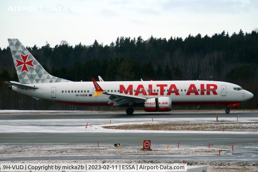 9H-VUD, 2021 Boeing 737-8-200 MAX C/N 65878, Taxiing