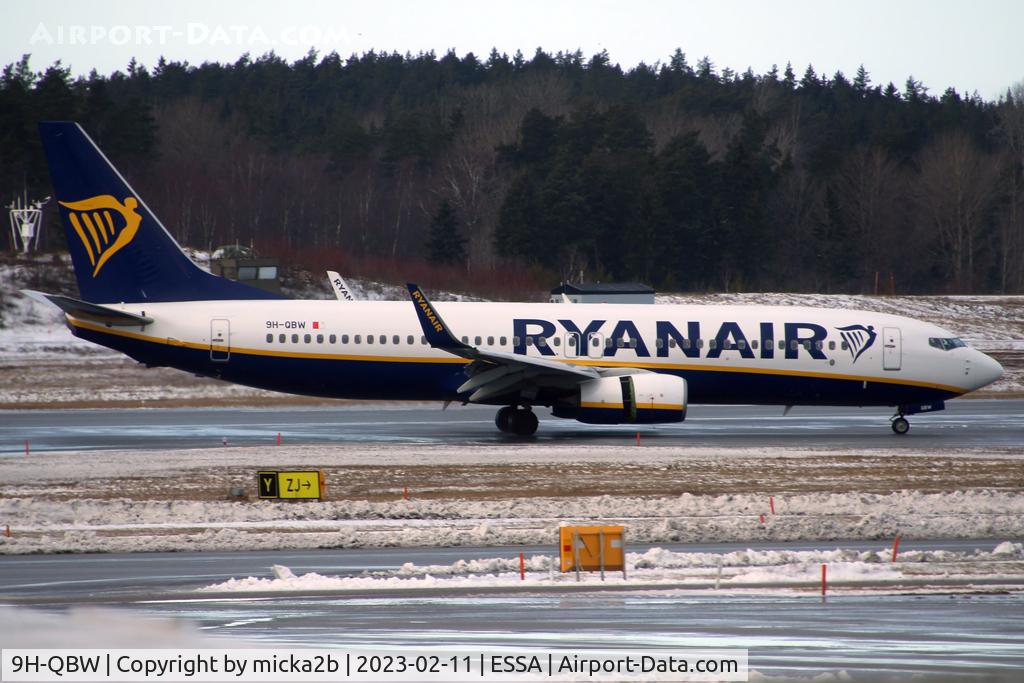 9H-QBW, 2016 Boeing 737-8AS C/N 44719, Taxiing
