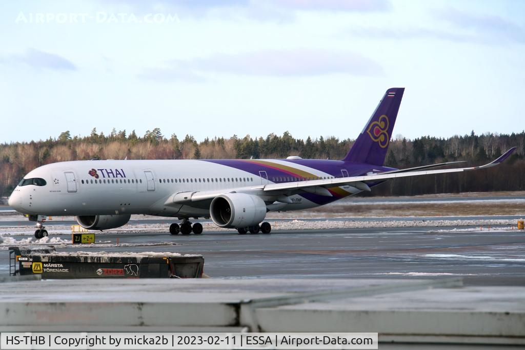 HS-THB, 2016 Airbus A350-941 C/N 044, Taxiing