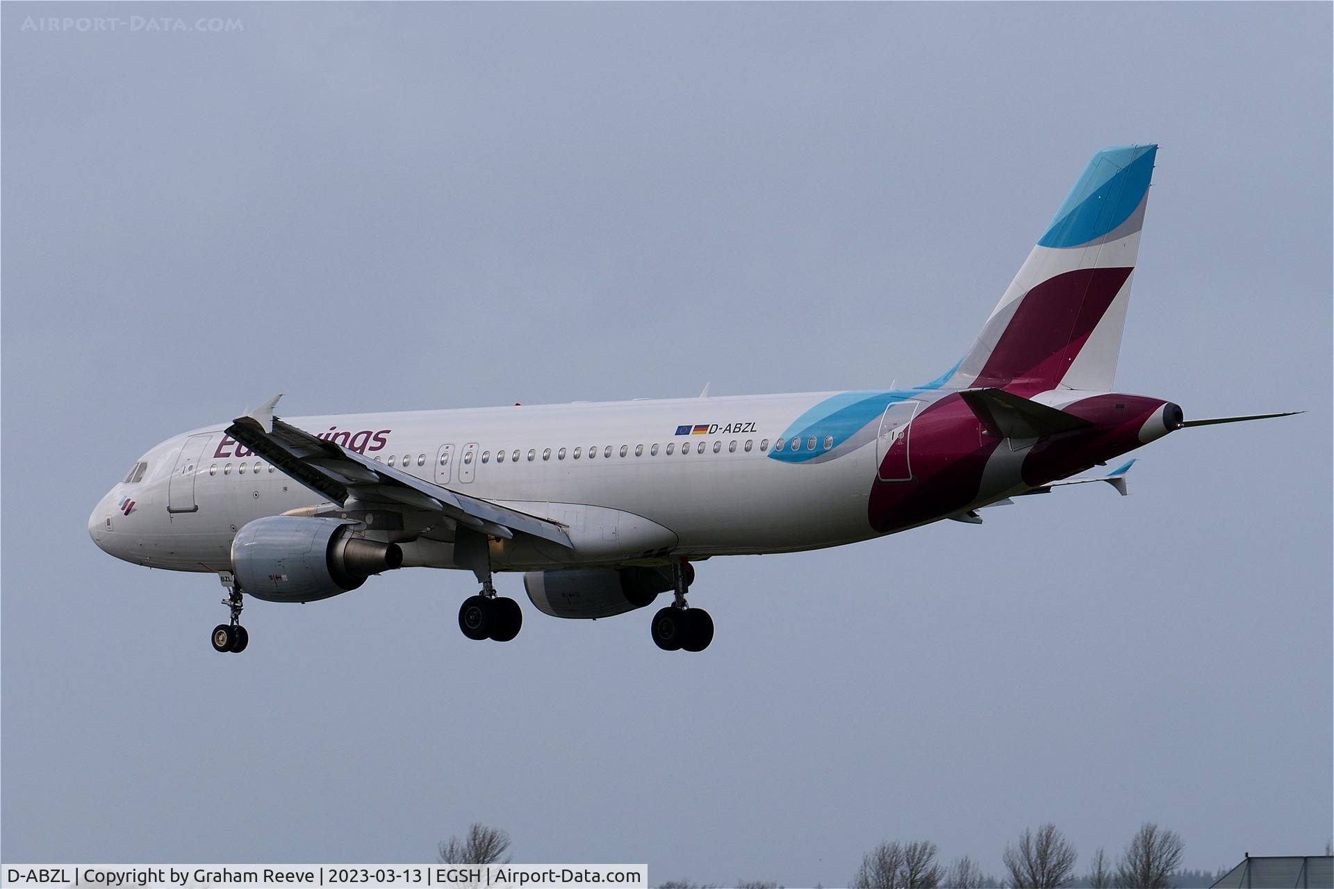 D-ABZL, 2007 Airbus A320-216 C/N 3178, Landing at Norwich.