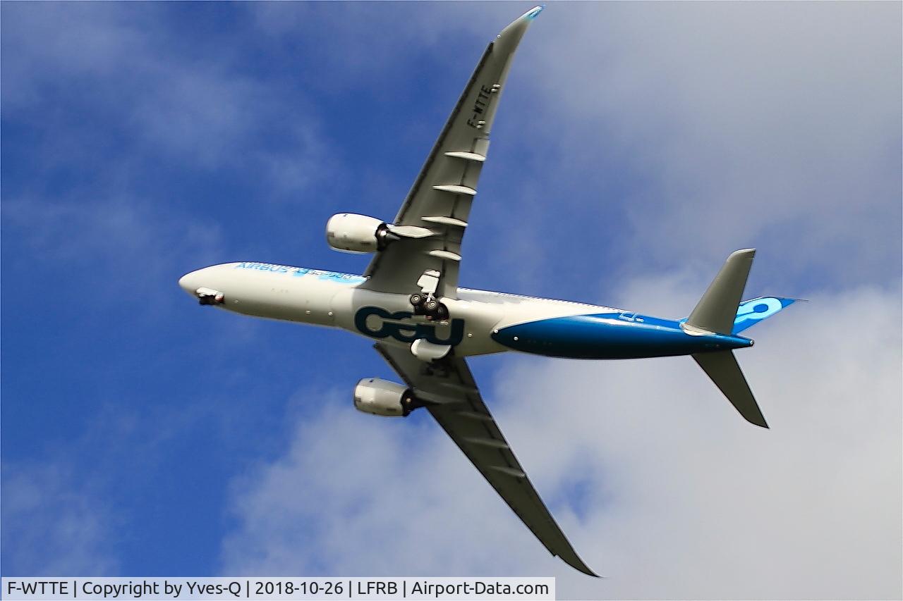 F-WTTE, 2017 Airbus A330-941N C/N 1812, Airbus A330-941 neo, Take off rwy 25L, Brest-Bretagne airport (LFRB-BES)