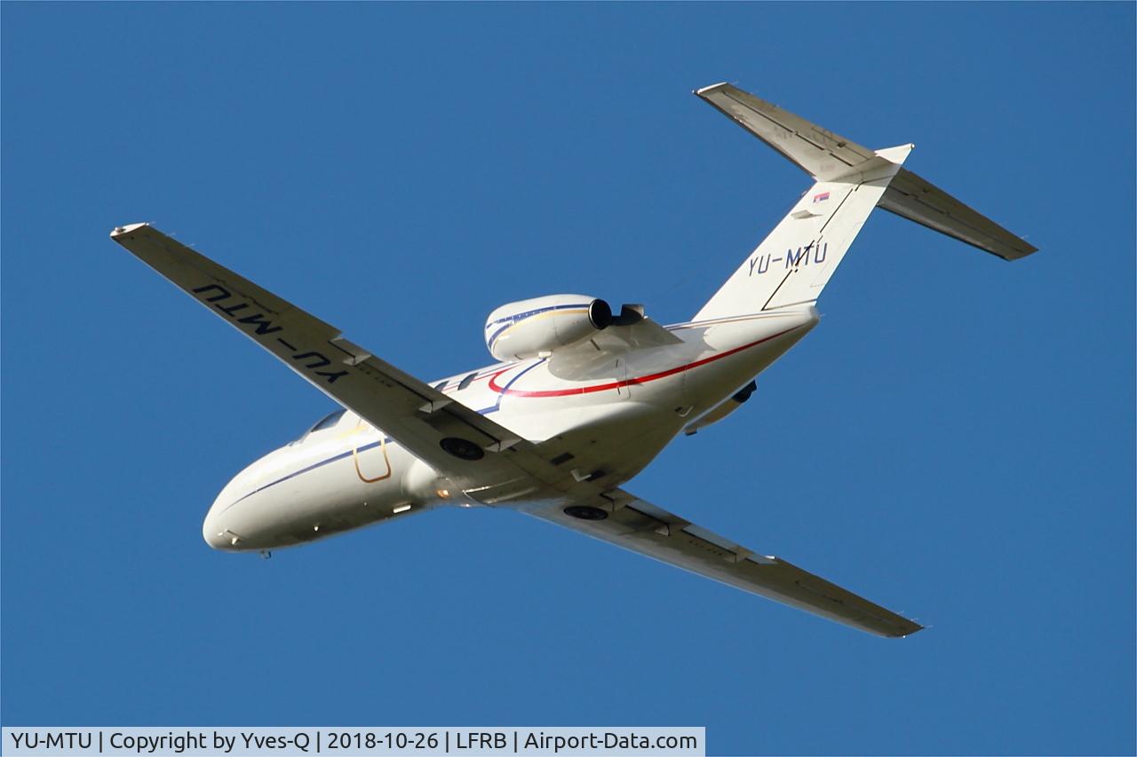 YU-MTU, 1998 Cessna 525 CitationJet CJ1 C/N 525-0295, Cessna 525 CitationJet CJ1, Climbing from rwy 25L, Brest-Guipavas Airport (LFRB-BES)