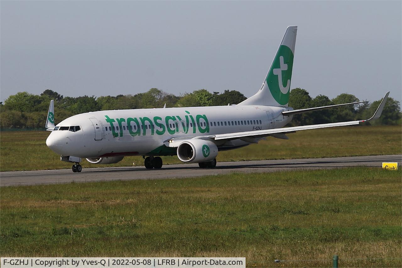 F-GZHJ, 2013 Boeing 737-86J C/N 37778, Boeing 737-86J, Taxiing rwy 07R, Brest-Bretagne Airport (LFRB-BES)