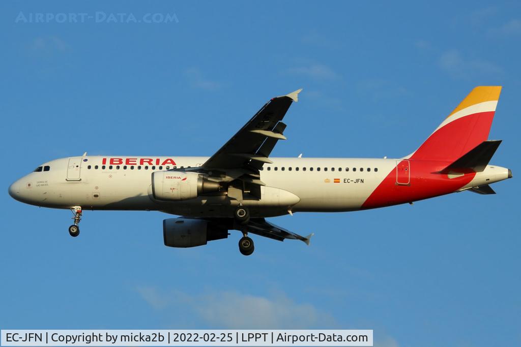 EC-JFN, 2005 Airbus A320-214 C/N 2391, Landing